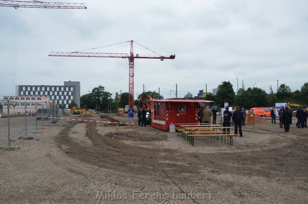 Erster Spatenstich Neues Feuerwehrzentrum Koeln Kalk Gummersbacherstr P038.JPG - Miklos Laubert